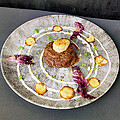 Bison Filet mit Scallops, Topinambur und Radicchio
